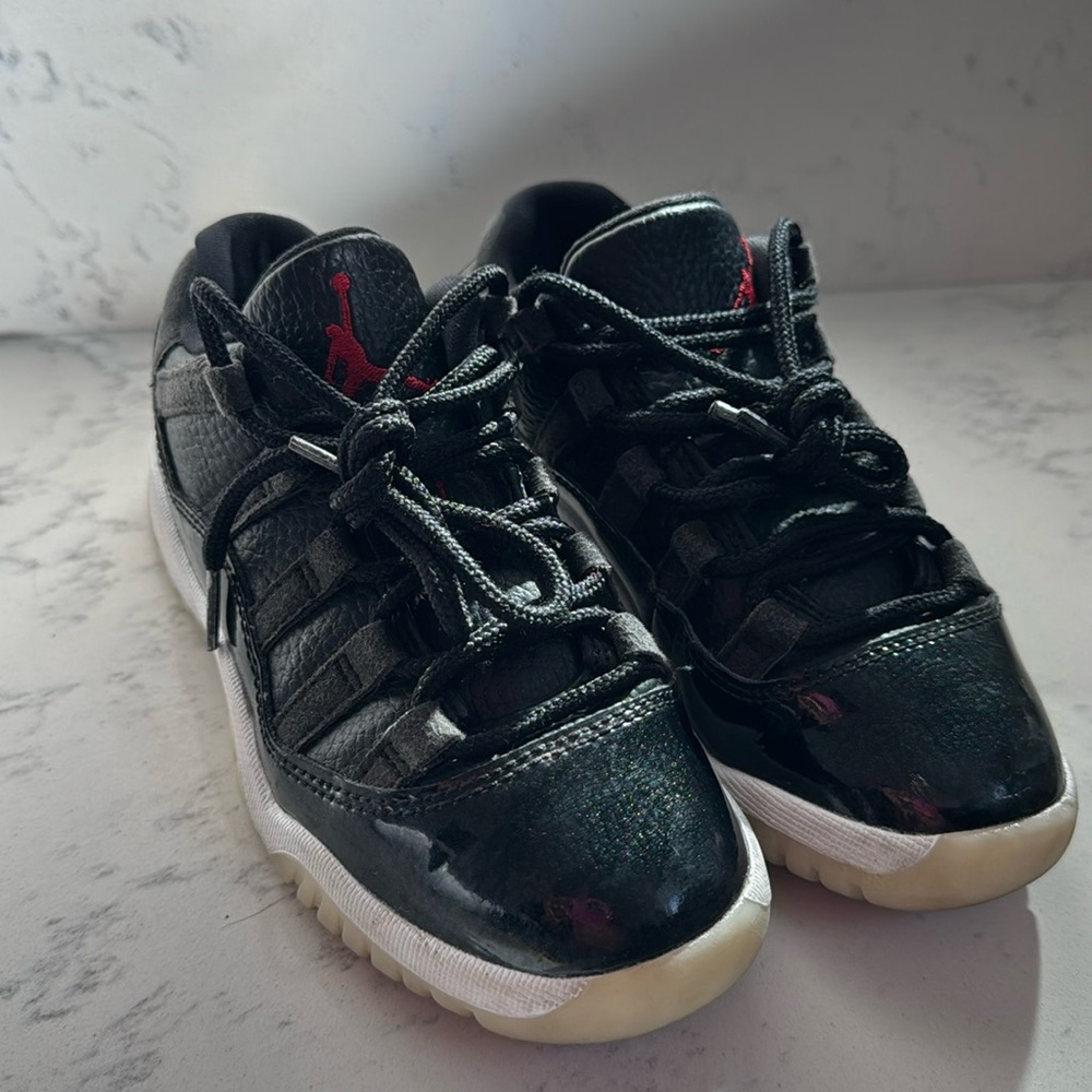 Jordan 11 Low Bred Size 12 Kids
